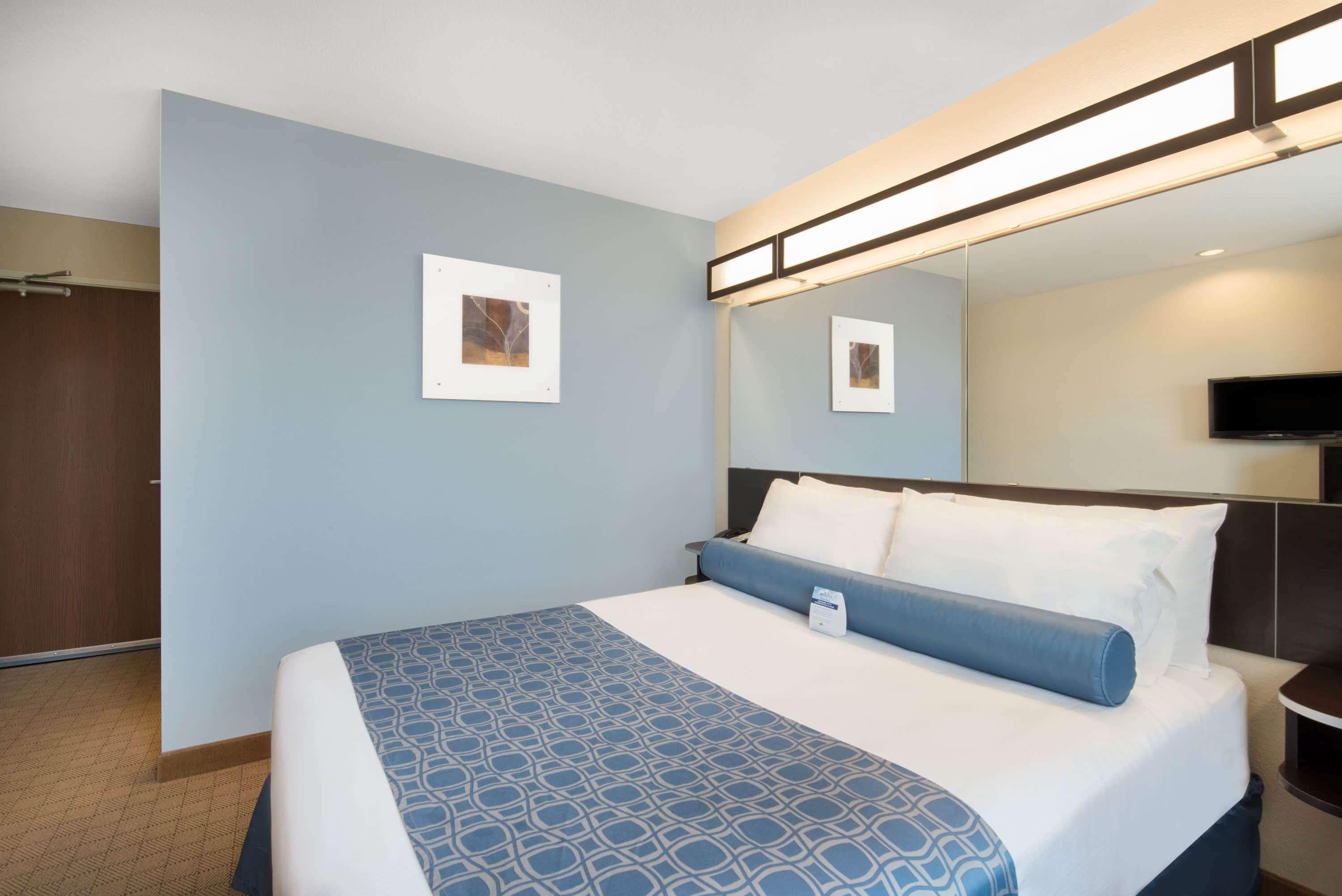 Microtel Inn & Suites By Wyndham Stanley Exterior photo