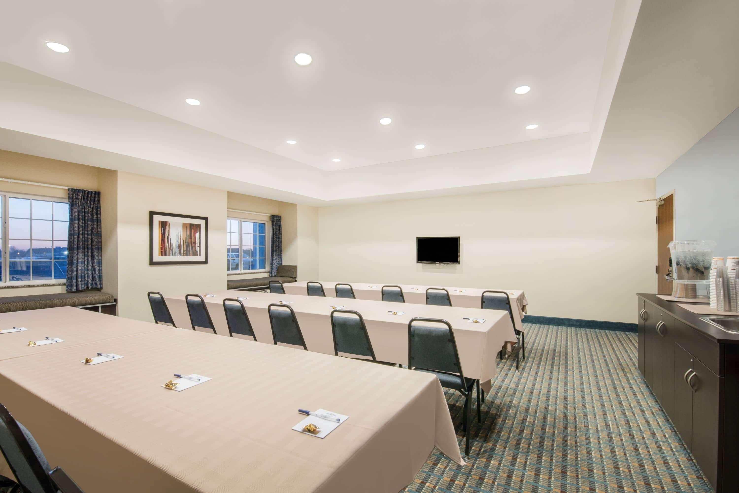 Microtel Inn & Suites By Wyndham Stanley Exterior photo